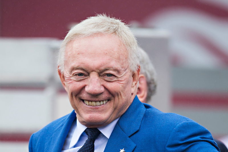 Illustration for article titled Eight Photos Of Jerry Jones